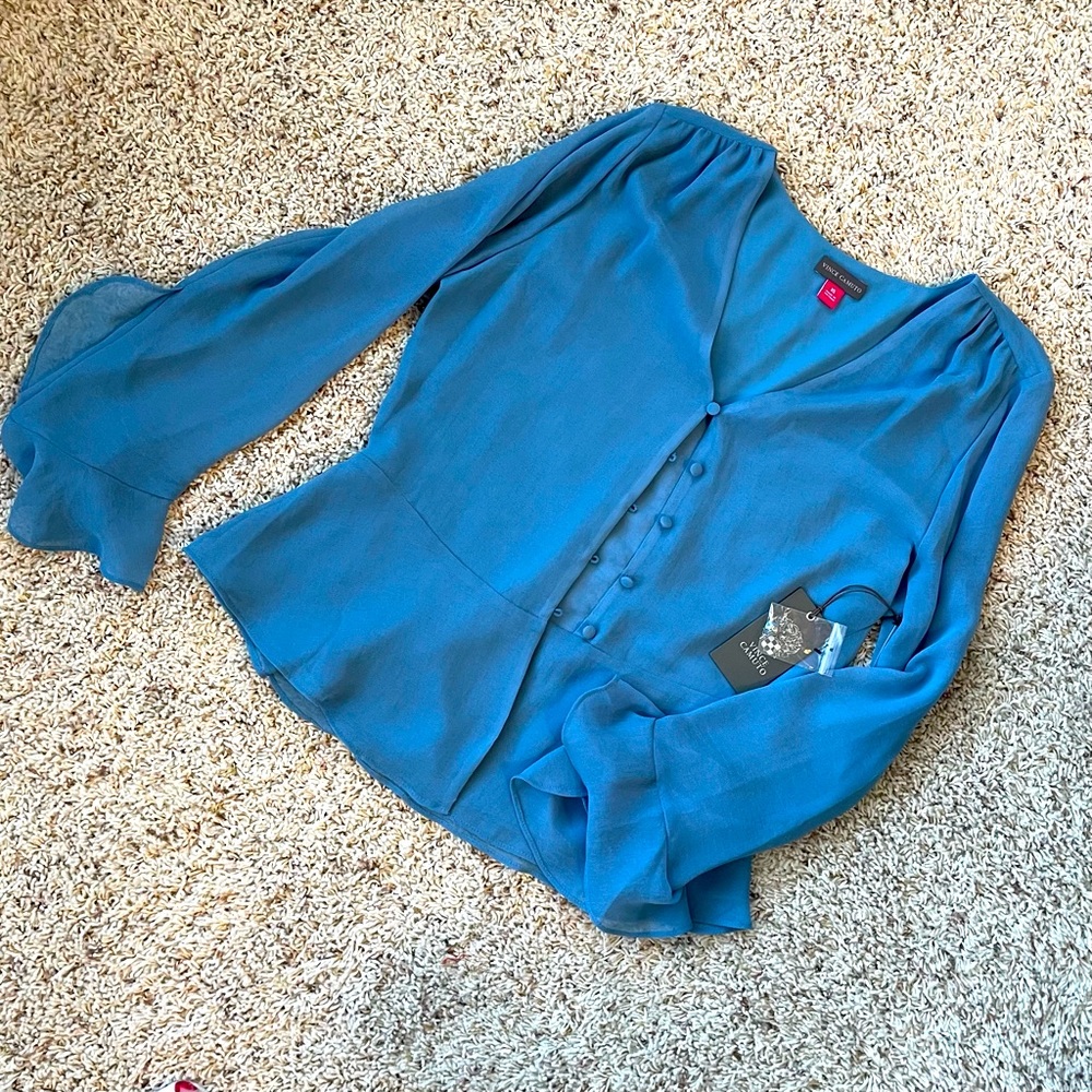 NWT Vince Camuto Peplum Long Sleeve Blouse